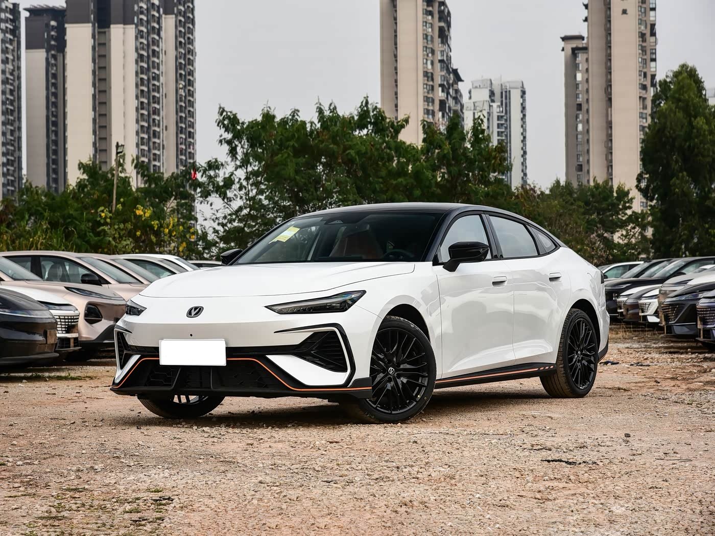 Changan UNI-V: Stylish Sporty Sedan for Global Markets img 20260317 161718